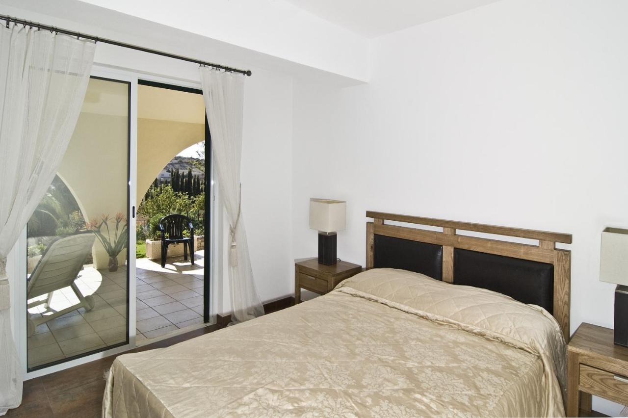 607 Lorena Villa *